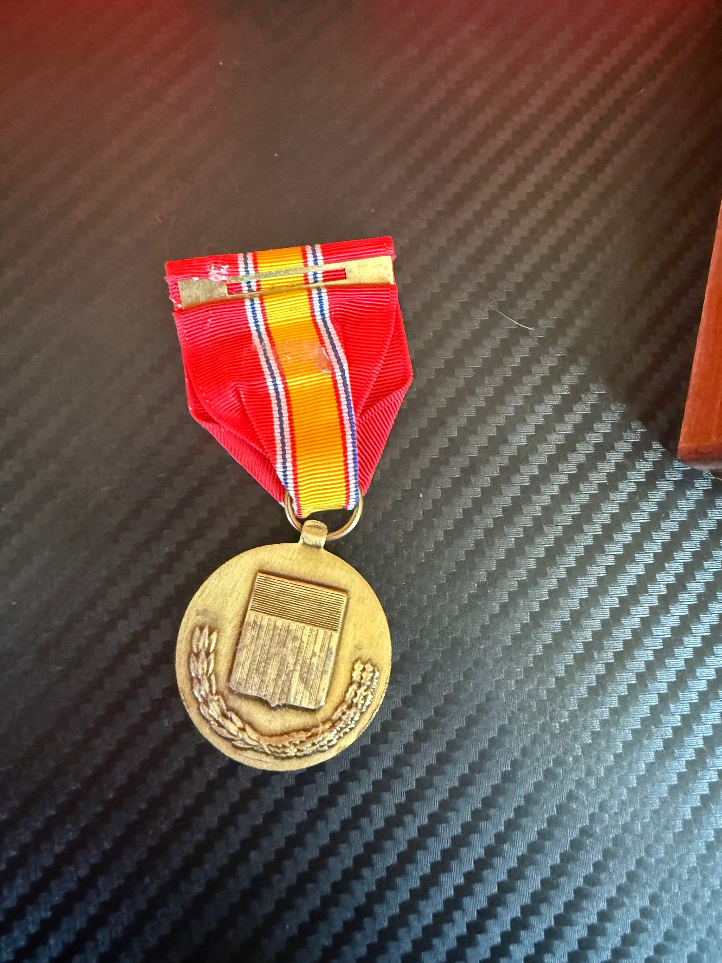Vietnam era marine Corps issue medal pin and ribbon
